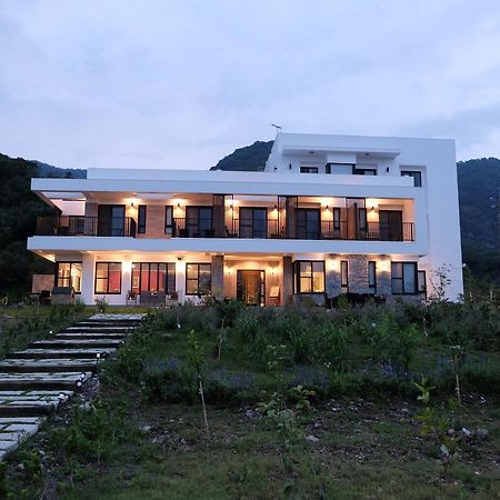 Moonlit Seaview Homestay Тонхэ Экстерьер фото