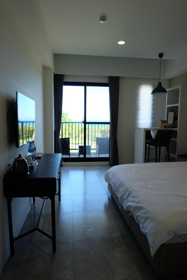 Moonlit Seaview Homestay Тонхэ Экстерьер фото